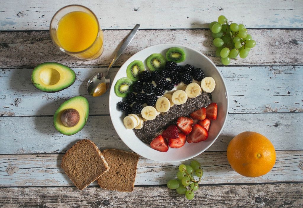 healthy_breakfast_food_fruit_avocado_toast_juice