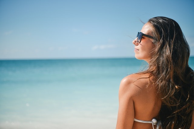 woman_health_summer_beach